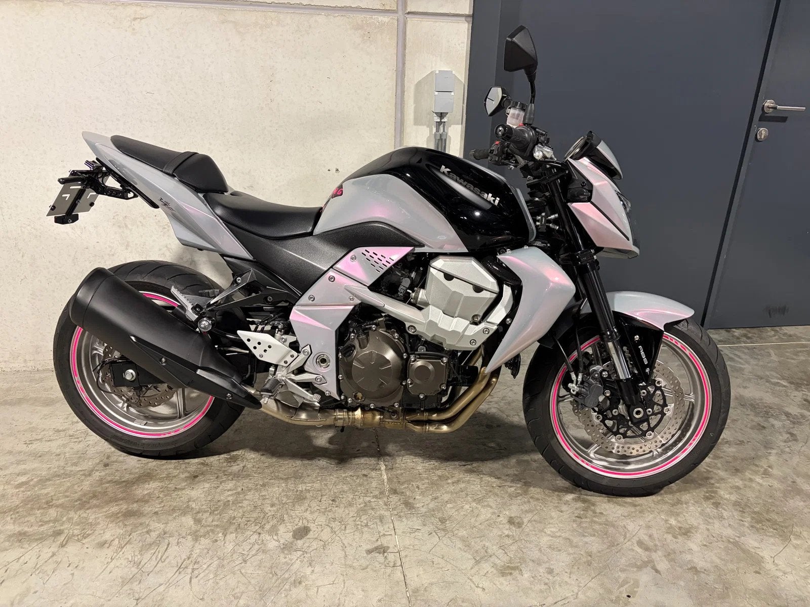Kawasaki Z750 leuke naked met abs in pink color wrap, Motos, 750 cm³, Entreprise, Occasion, Plus de 35 kW
