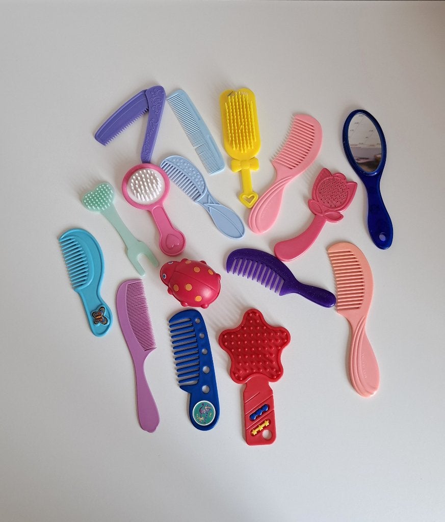 Lot poppenkammetjes (16 delig), Enlèvement ou Envoi, Utilisé, Autres types