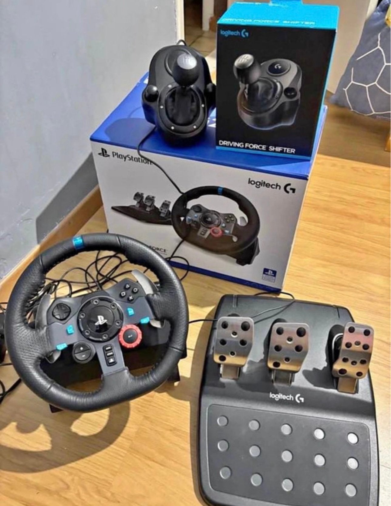Logitech G29 Driving Force + pedaalbord + Logitech Shifter, Games en Spelcomputers, Spelcomputers | Sony Consoles | Accessoires