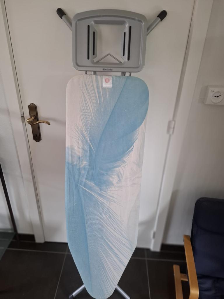 Brabantia strijkplank, Elektronische apparatuur, Strijkijzers en Strijkplanken, Ophalen, Zo goed als nieuw