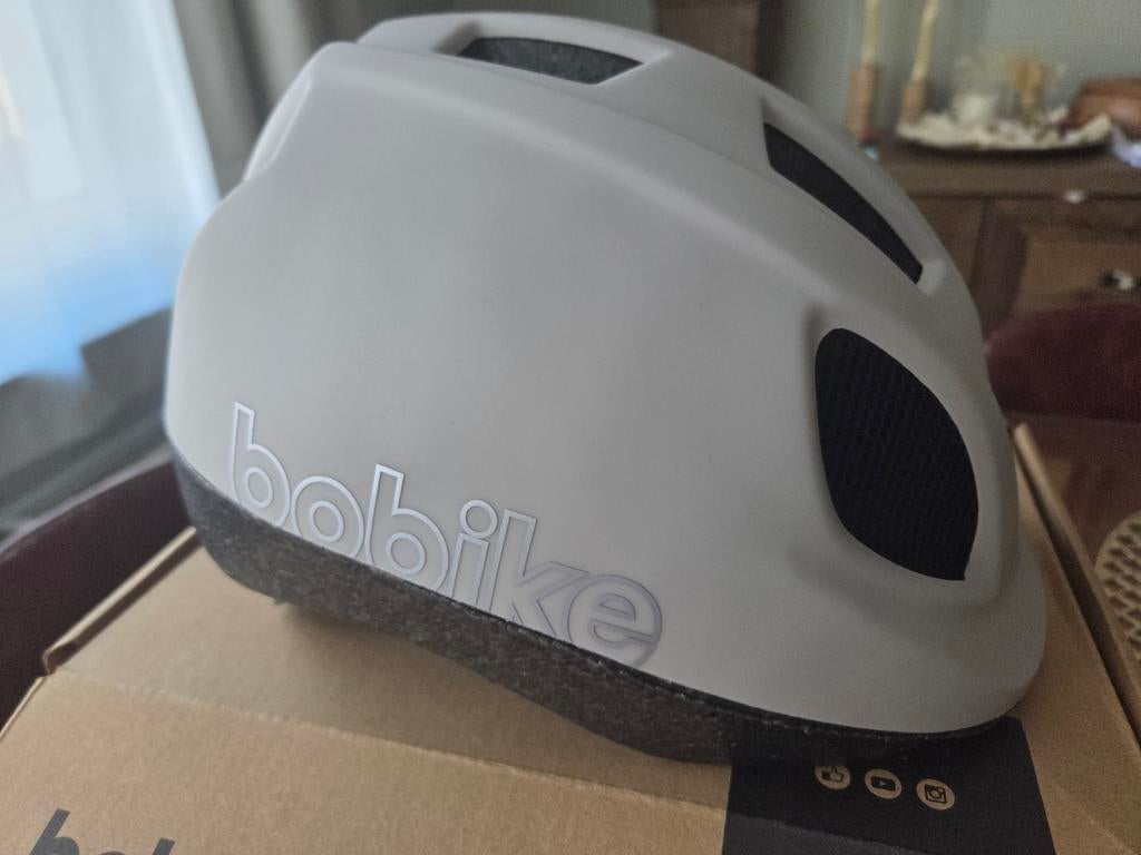 Bobike Go XS Kinder Fietshelm Vanilla Cup Cake - XS 46-53 cm, Ophalen of Verzenden