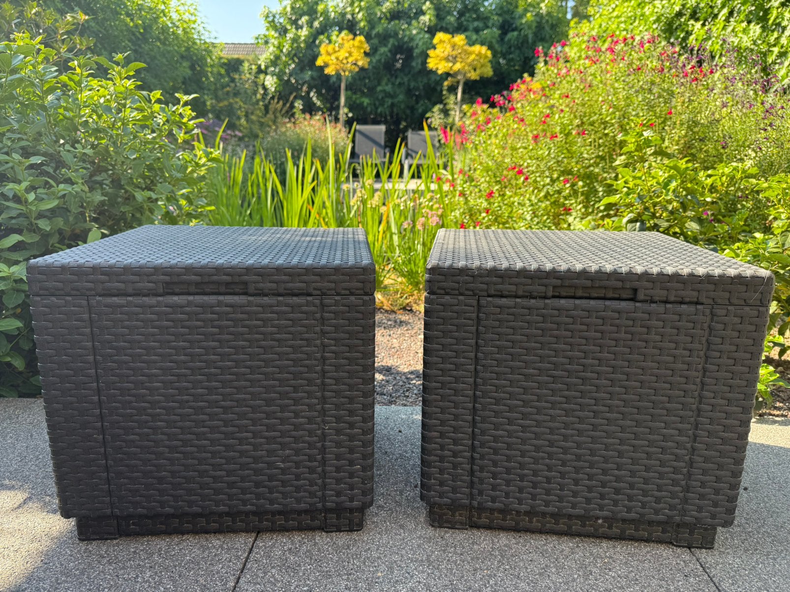 Allibert tuintafel/zitje met kussen 2stuks, Tuin en Terras, Ophalen, Zo goed als nieuw
