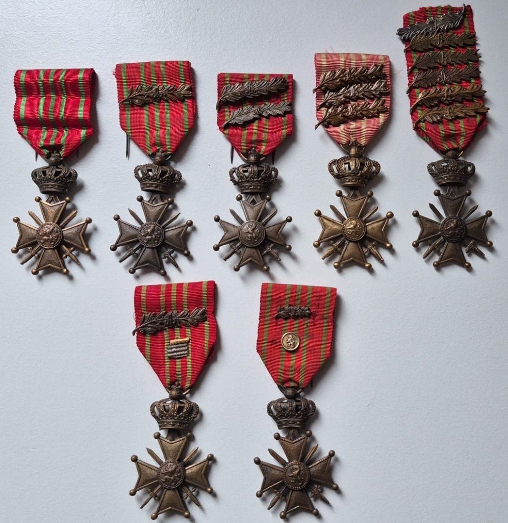 7 Croix de Guerre belges 1914-1918– variantes, Enlèvement