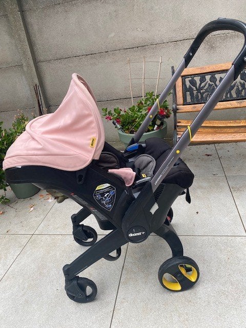 originele DOONA: maxi-cosi / autostoel / buggy in 1, Kinderen en Baby's, Ophalen, Zo goed als nieuw, Overige merken, Zonnekap