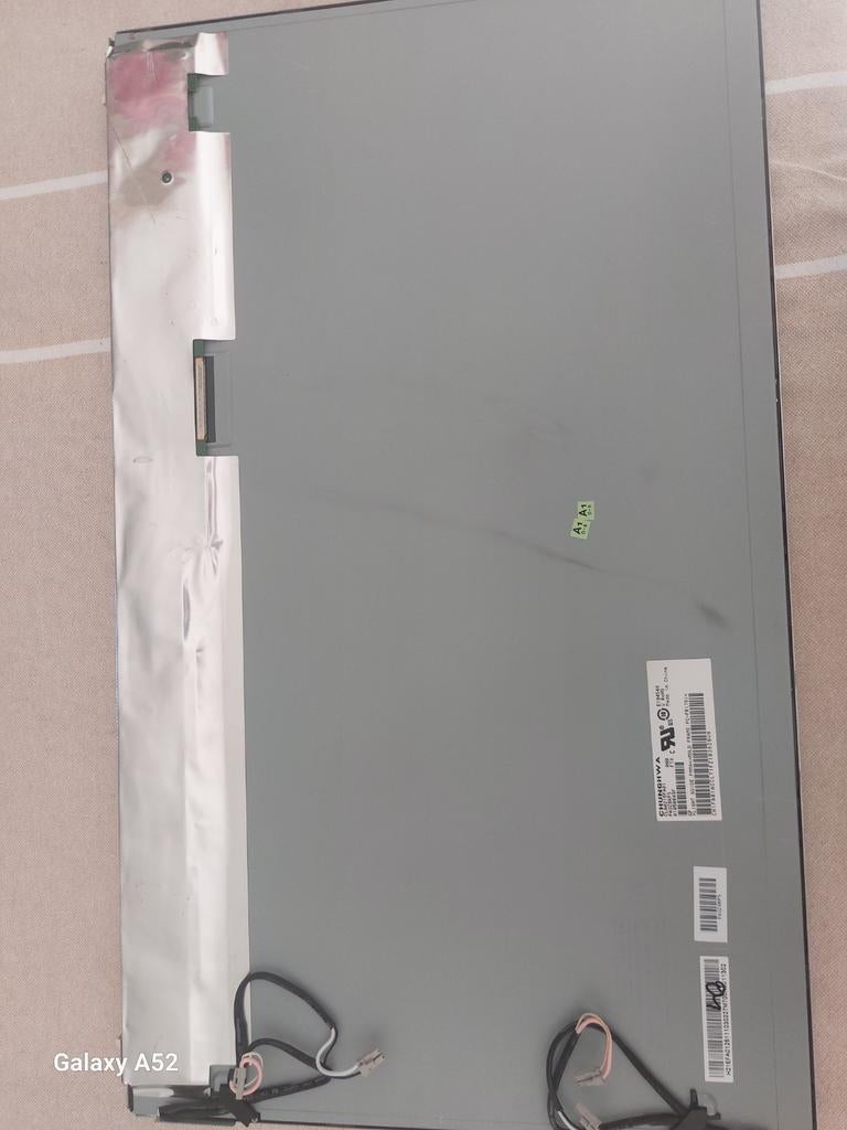 écran LCD 24 pouces, Informatique & Logiciels, Enlèvement