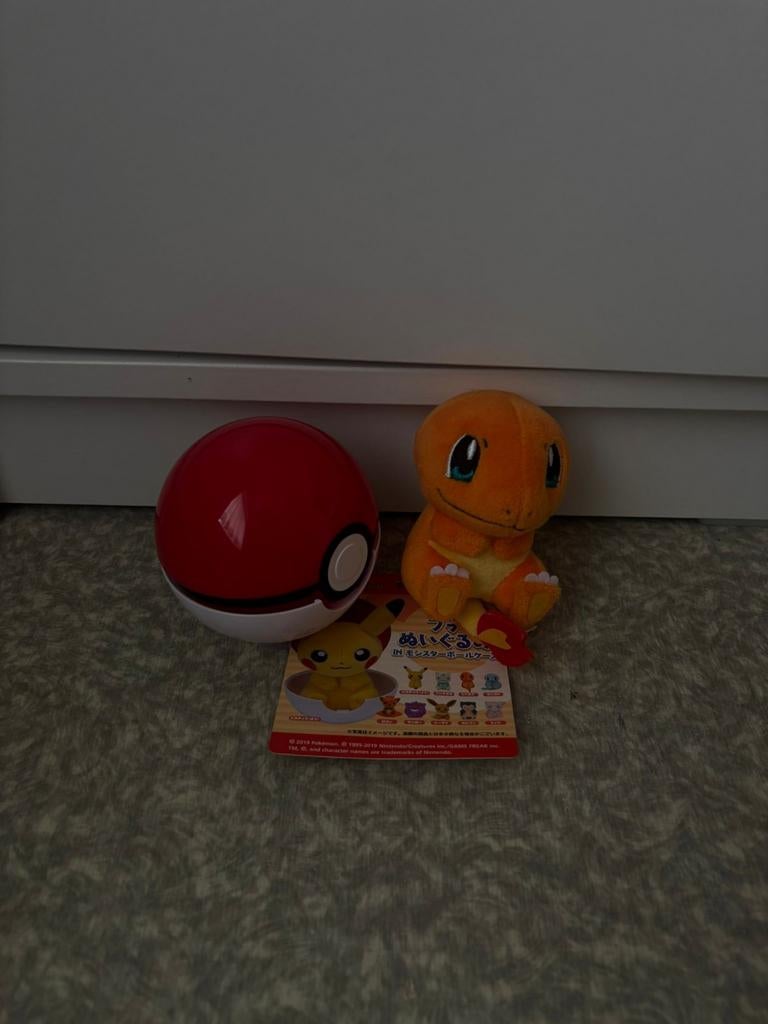 Pokémon Charmander knuffel + Poké Ball case, Enlèvement ou Envoi
