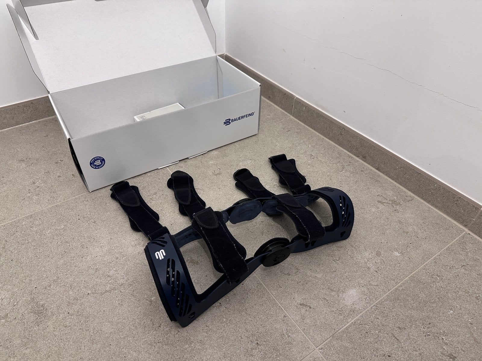 Kniebrace SecuTec  Genu 4 R, Ophalen, Zo goed als nieuw
