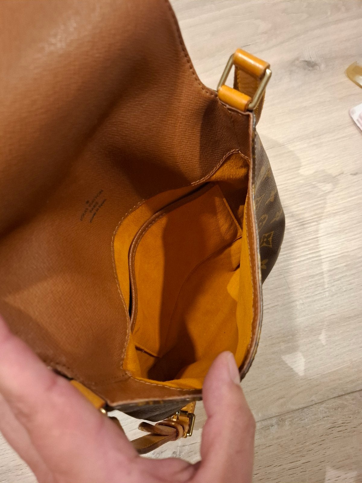 Louis Vuitton nieuw, Handtassen en Accessoires, Ophalen, Nieuw, Beige, Leer