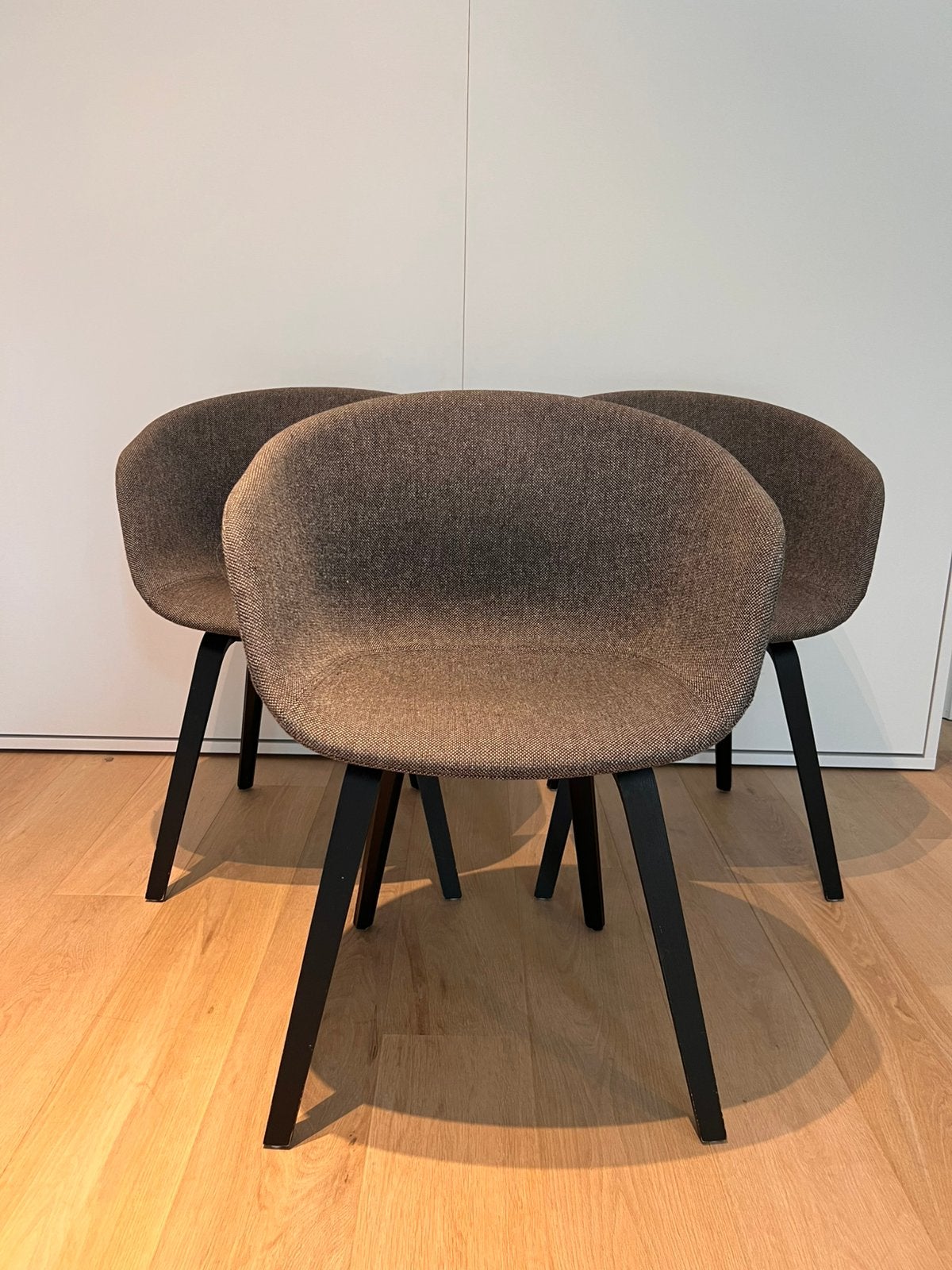 Hay About a Chair AAC23 (6 stoelen) grijs gestoffeerd, Huis en Inrichting, Stoelen, Ophalen, Gebruikt, Hout, Grijs