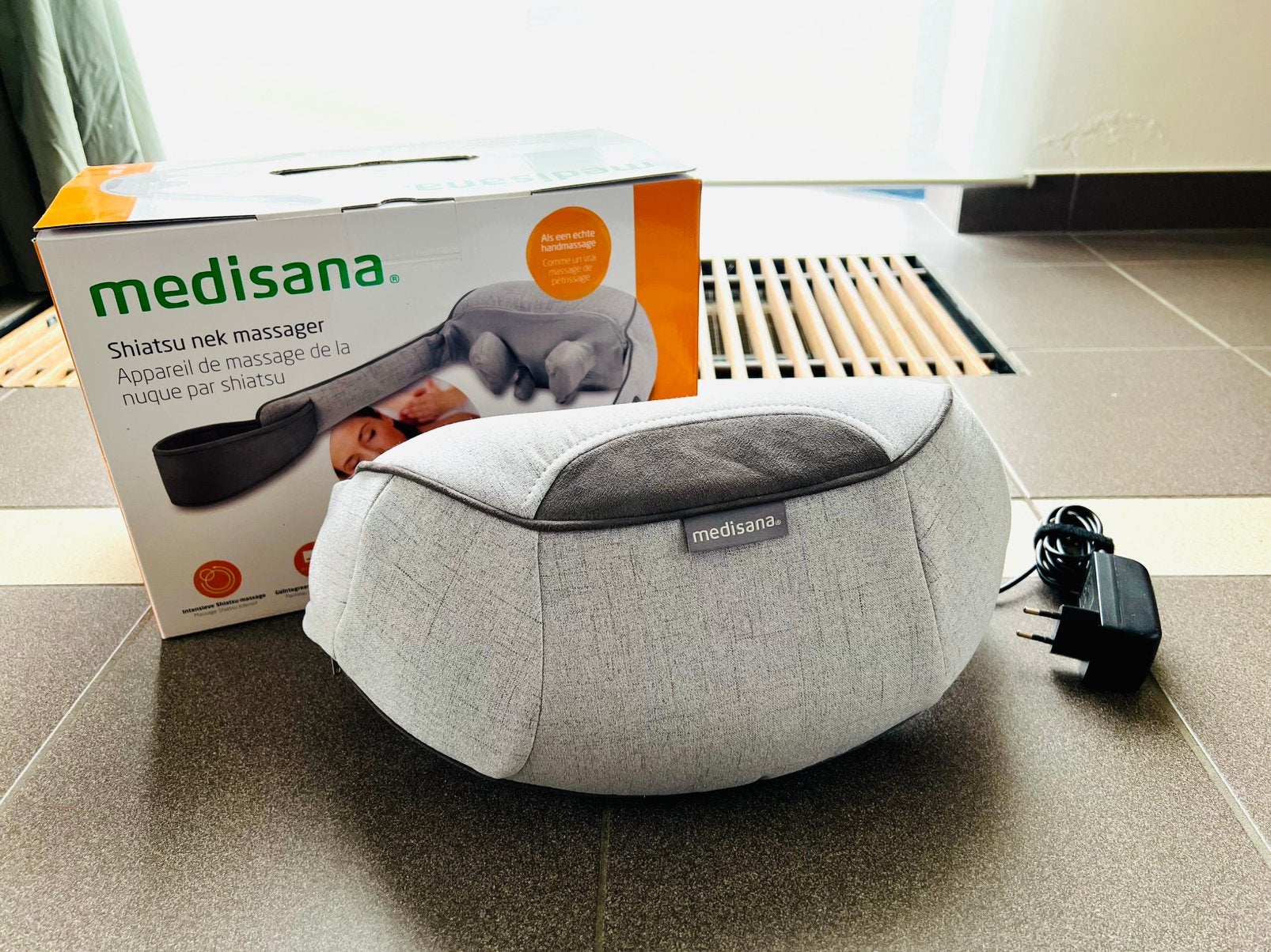 Medisana MN890 nekmassaga apparaat, Ophalen of Verzenden, Zo goed als nieuw