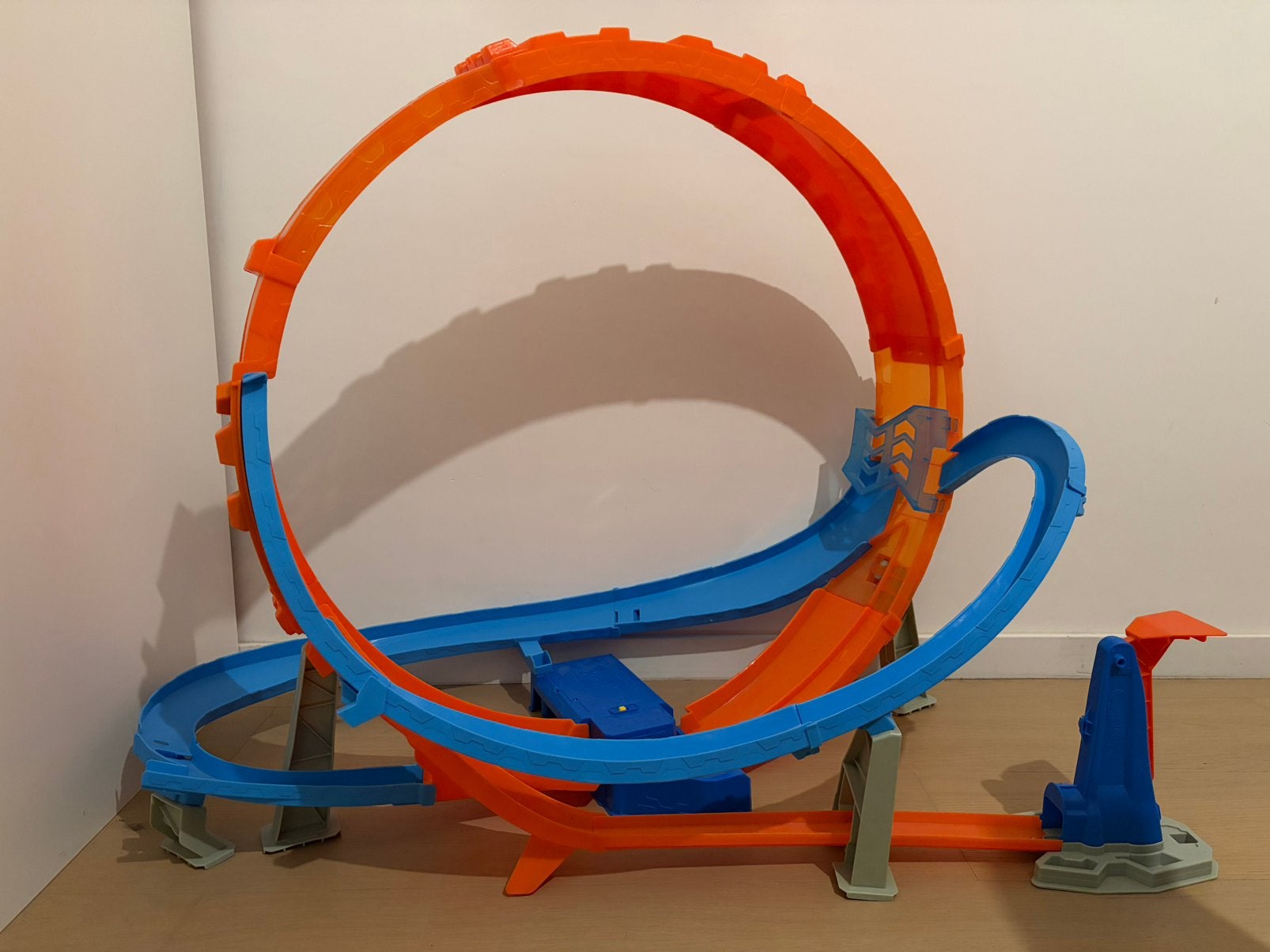 Hot wheels: massive loop mayhem, Ophalen, Racebaan, Zo goed als nieuw, Met looping