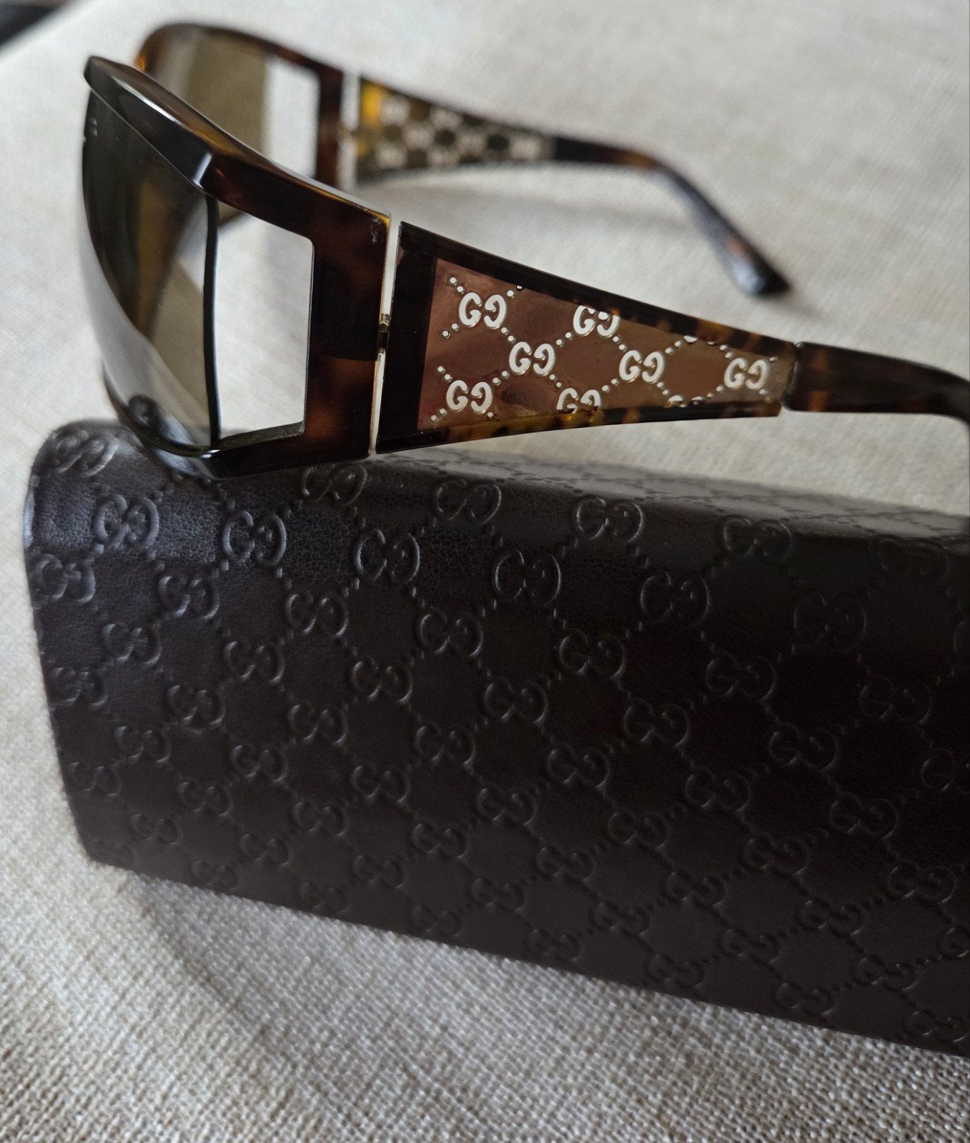 Zonnebril Gucci met hoogwaardige materialen, Ophalen, Zonnebril
