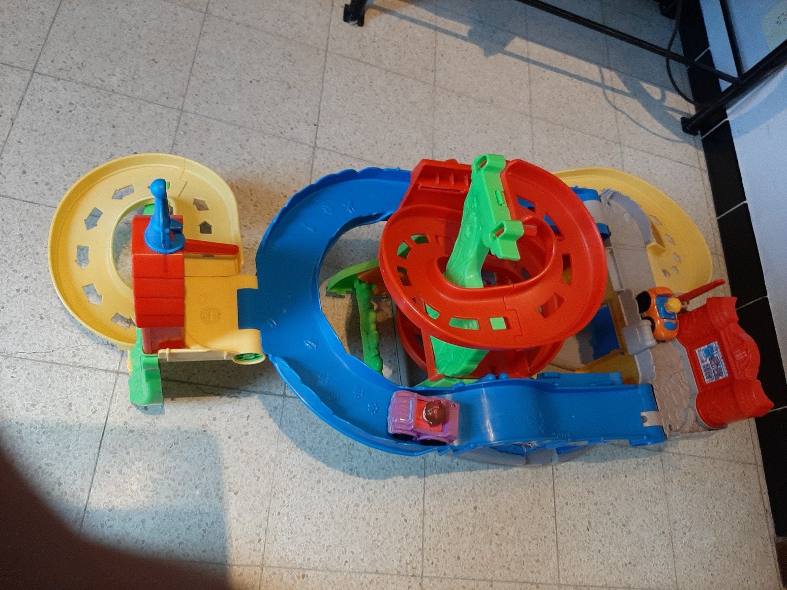 toren fisher price little people + 2 auto´s, Ophalen