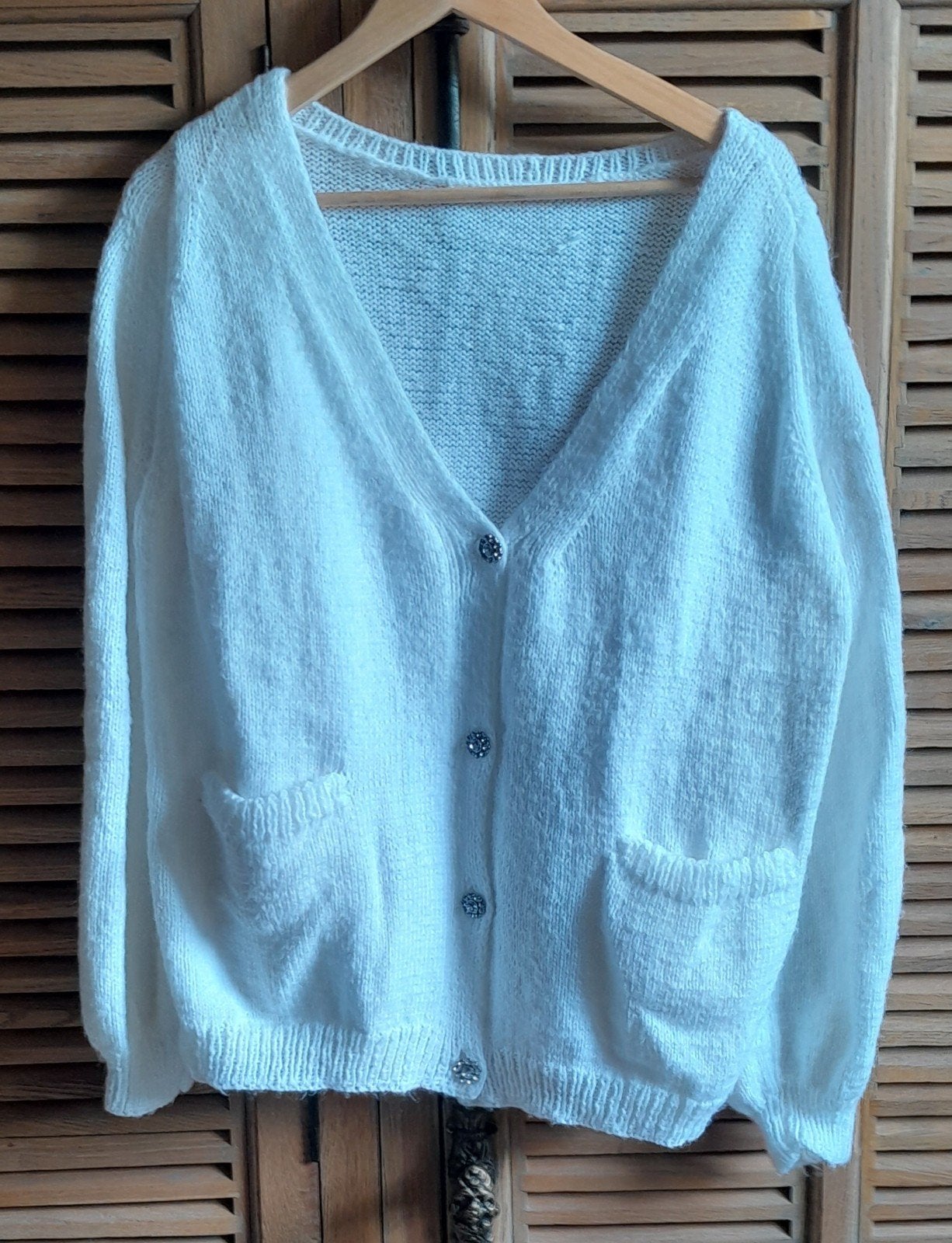 Prachtig wit vest met strass knopen X.L., Enlèvement ou Envoi, Comme neuf, Blanc, Chemisier ou Tunique