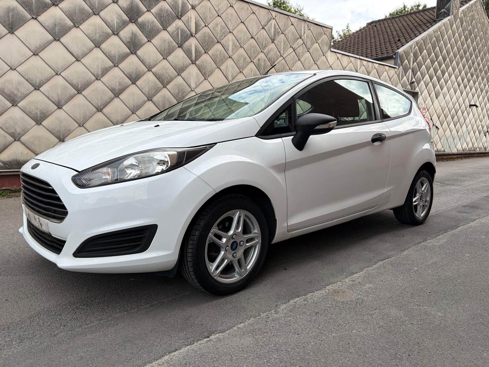 Ford Fiesta, Voorwielaandrijving, Euro 5, Stof, Wit