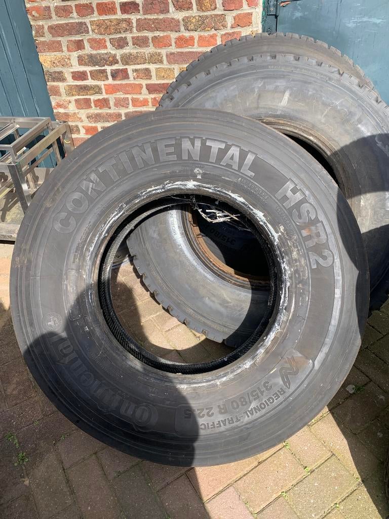 3 pneus camion a donner, Ophalen, Overige merken