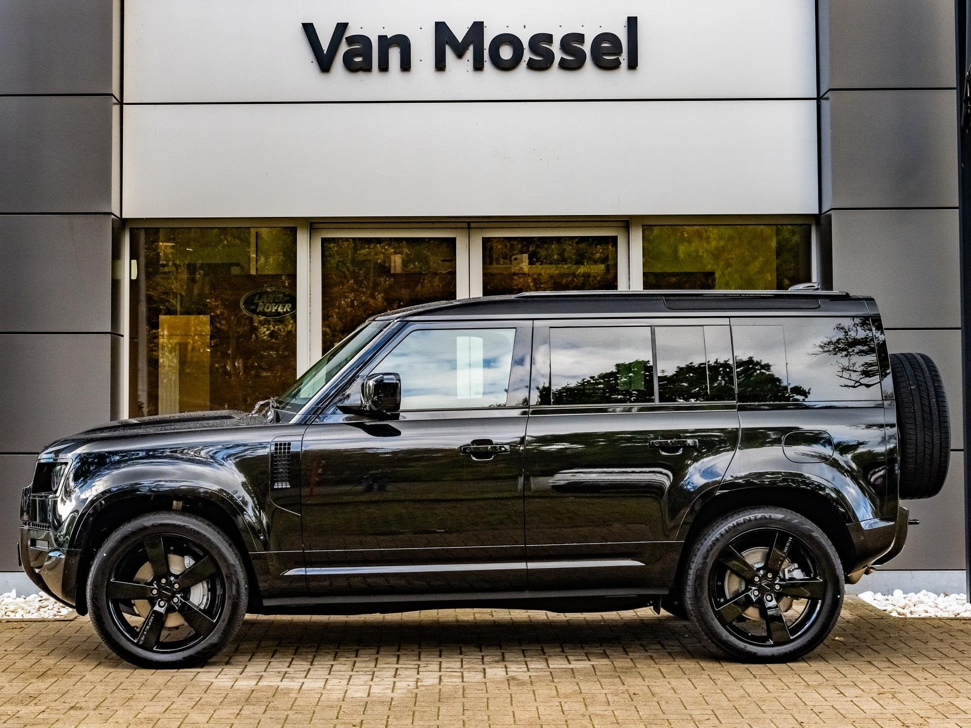 Land Rover Defender 110 P300e X-Dynamic HSE (automatique), Entreprise, Autres carburants, Noir, 5 portes