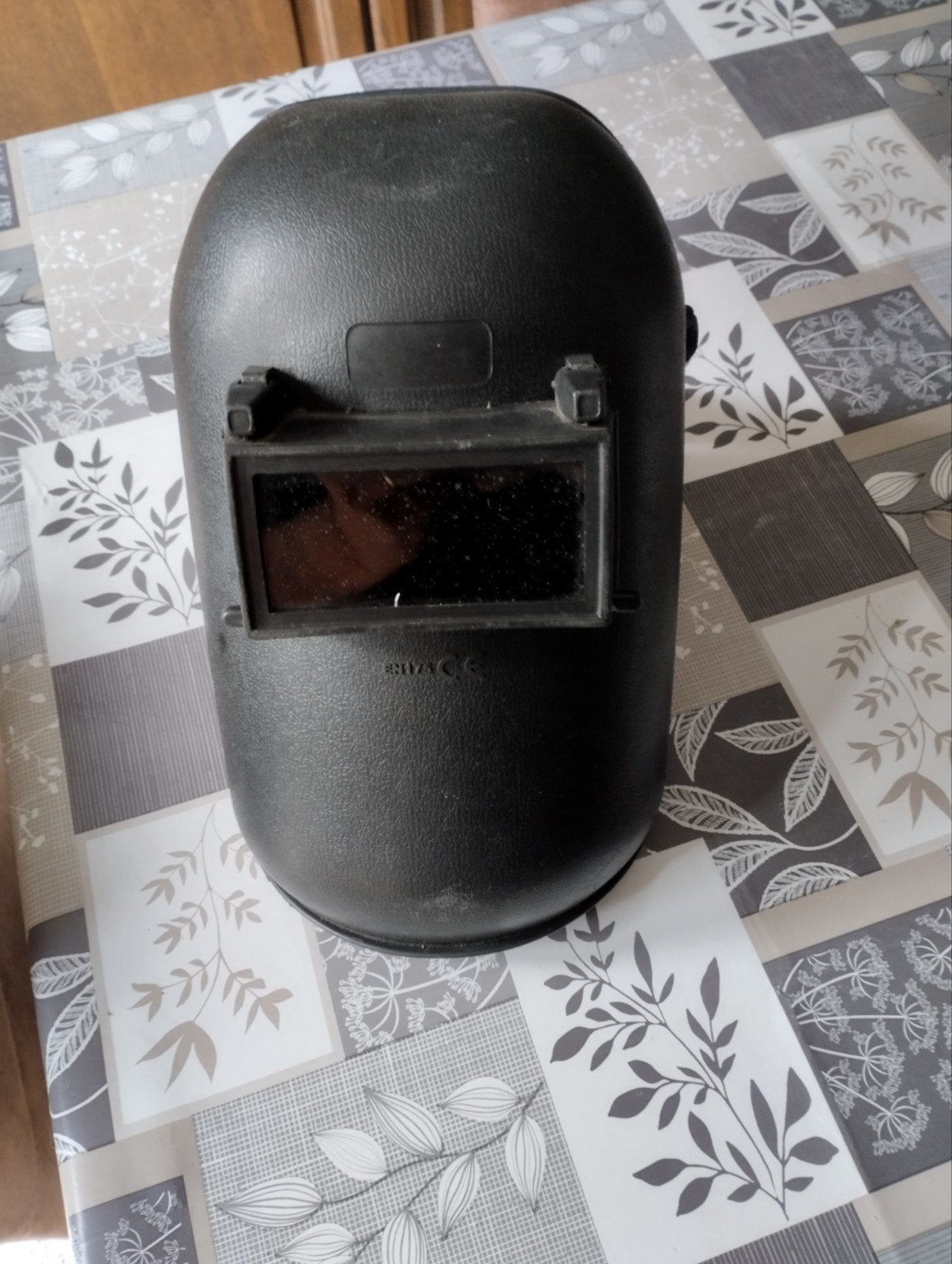 casque de soudeur, Enlèvement