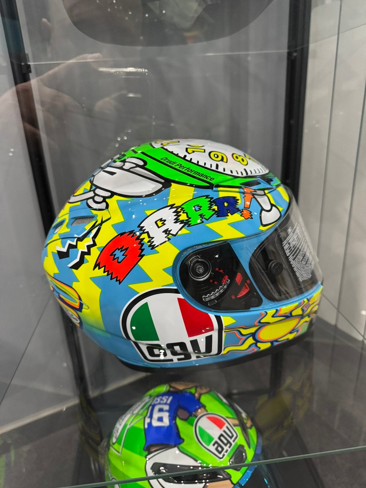 Valentino Rossi GPRR pistahelm, Motoren, Ophalen, M