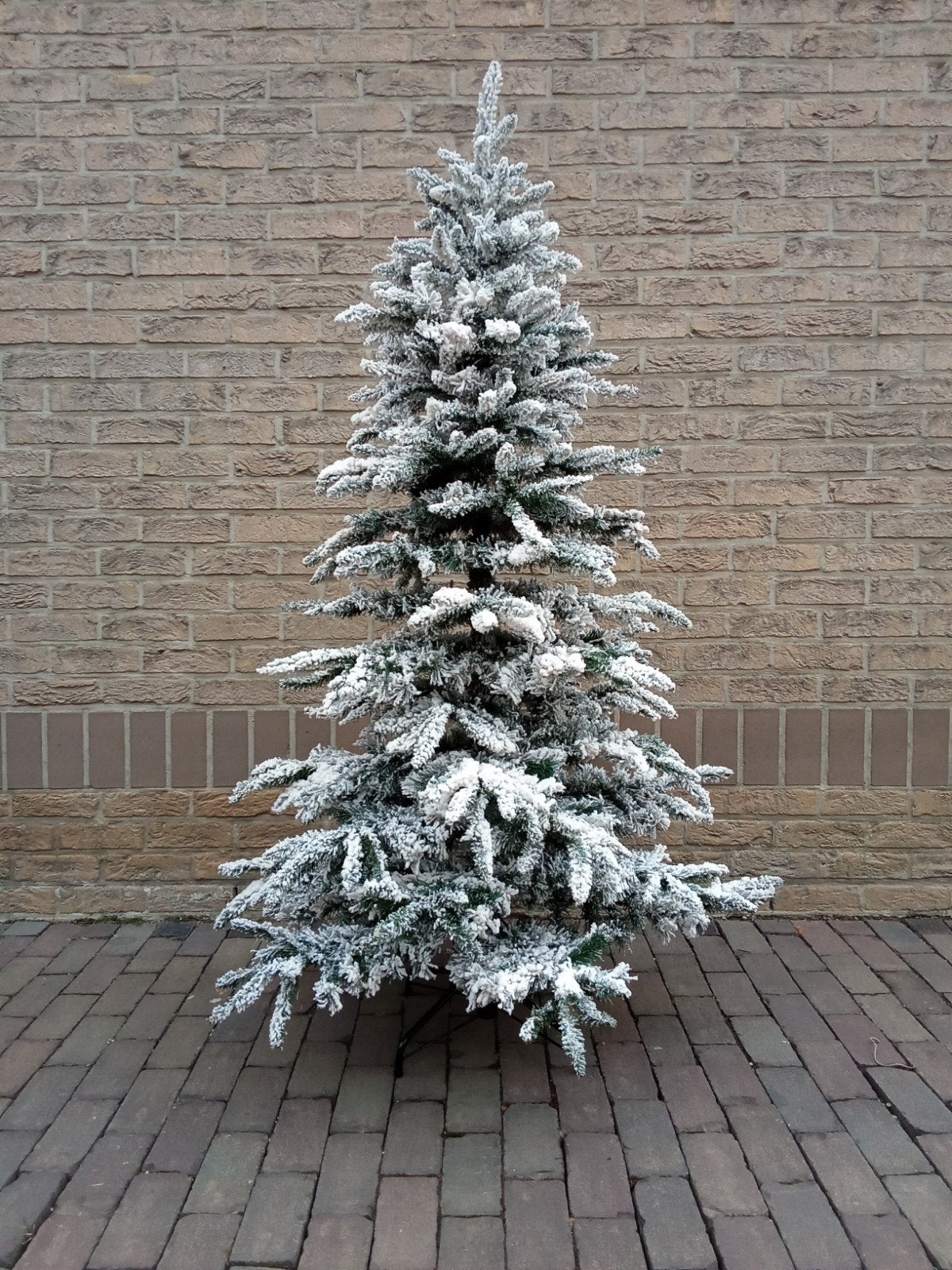 Everlands Snowy Alaskan Fir kerstboom 106 - 180 cm -compleet, Ophalen, Zo goed als nieuw