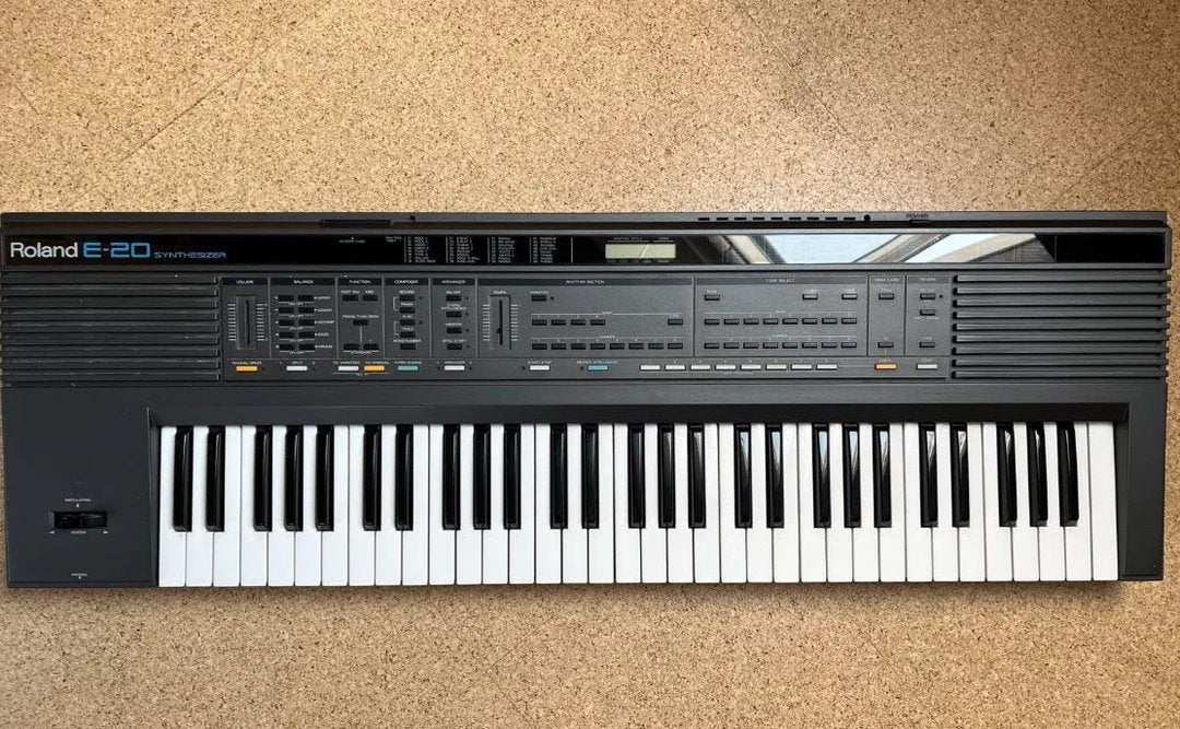 Roland E20 synthesizer, Ophalen, Zo goed als nieuw, Roland