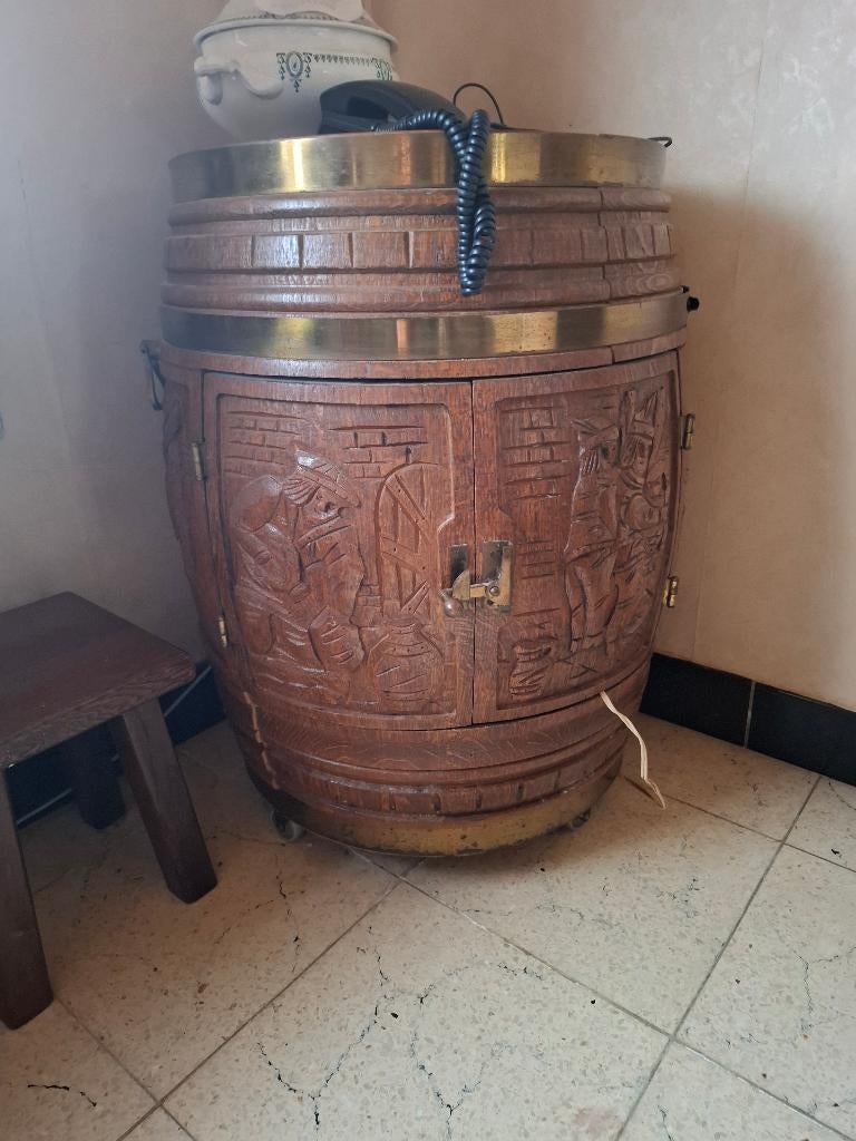 Houten ton met wijnbar, Ophalen, 5 tot 15 flessen, Zo goed als nieuw, 75 cm of meer