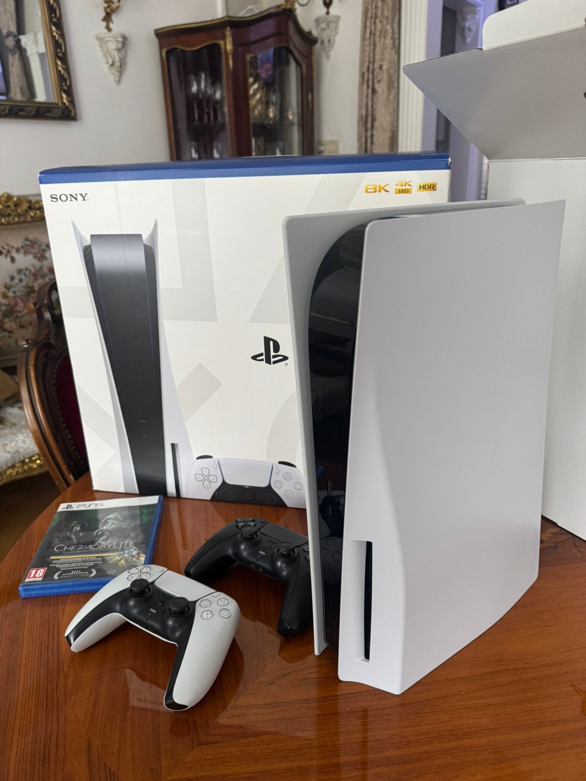 PS5 en excellent état + 2 manettes + 1 jeu — 500 €, Enlèvement ou Envoi, Comme neuf
