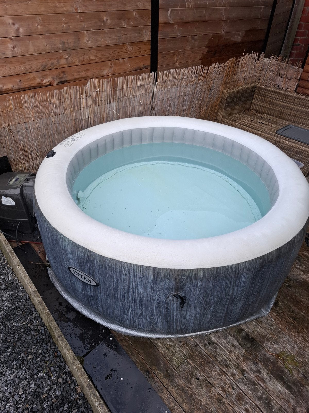 jacuzzi intex deluxe 4 personen bubbelbad, Ophalen, Gebruikt, Afdekzeil, Opblaasbaar