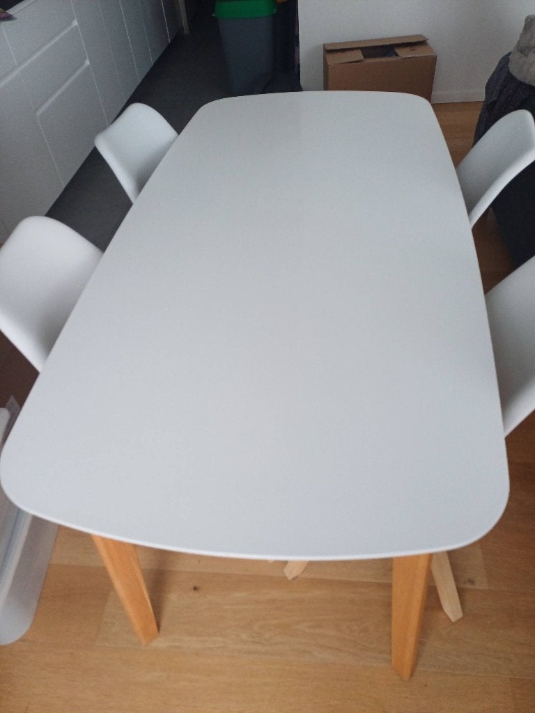 Table + 4 chaises, Quatre personnes, 150 à 200 cm, 50 à 100 cm, Enlèvement