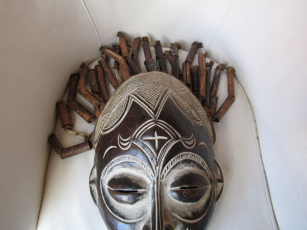 Magnifique masque de la tribu Chukwe, Afrique, Enlèvement ou Envoi, 37 cm, Brun