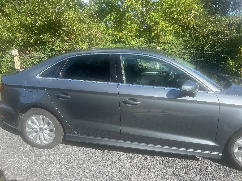 Audi a3 ultra diesel  dec 2015, Autos, Argent ou Gris, Boîte manuelle, Entretenue par le concessionnaire, Noir