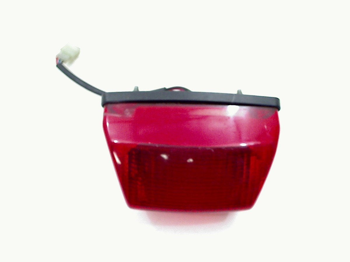 FEU ARRIÈRE ZZR 250 (ZZR250 ZZ-R250 EX250H (220-40066), Motos, Dhr. S. di Majo, Utilisé, Info@cama-motorparts.nl, P.J. Troelstraweg 8 8
3144 CX  MAASSLUIS, NL