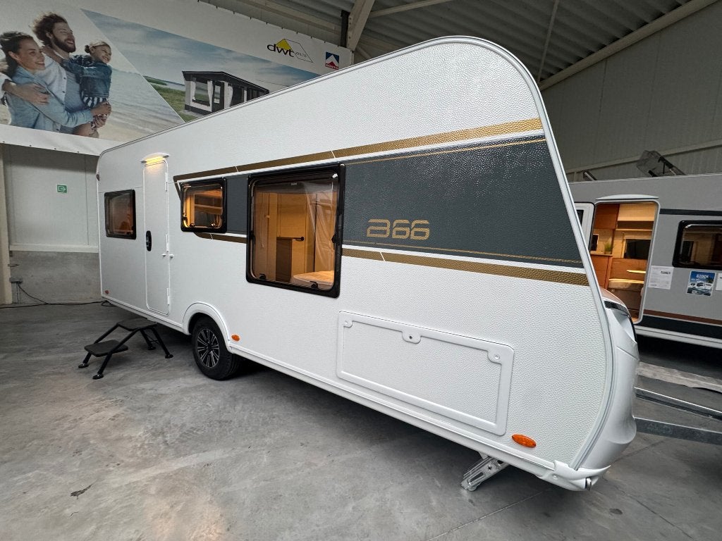 Lit îlot Burstner B66 485 TS - vente de stock, Caravanes & Camping, Caravanes, Jusqu'à 4, Entreprise, Poêle, Bürstner