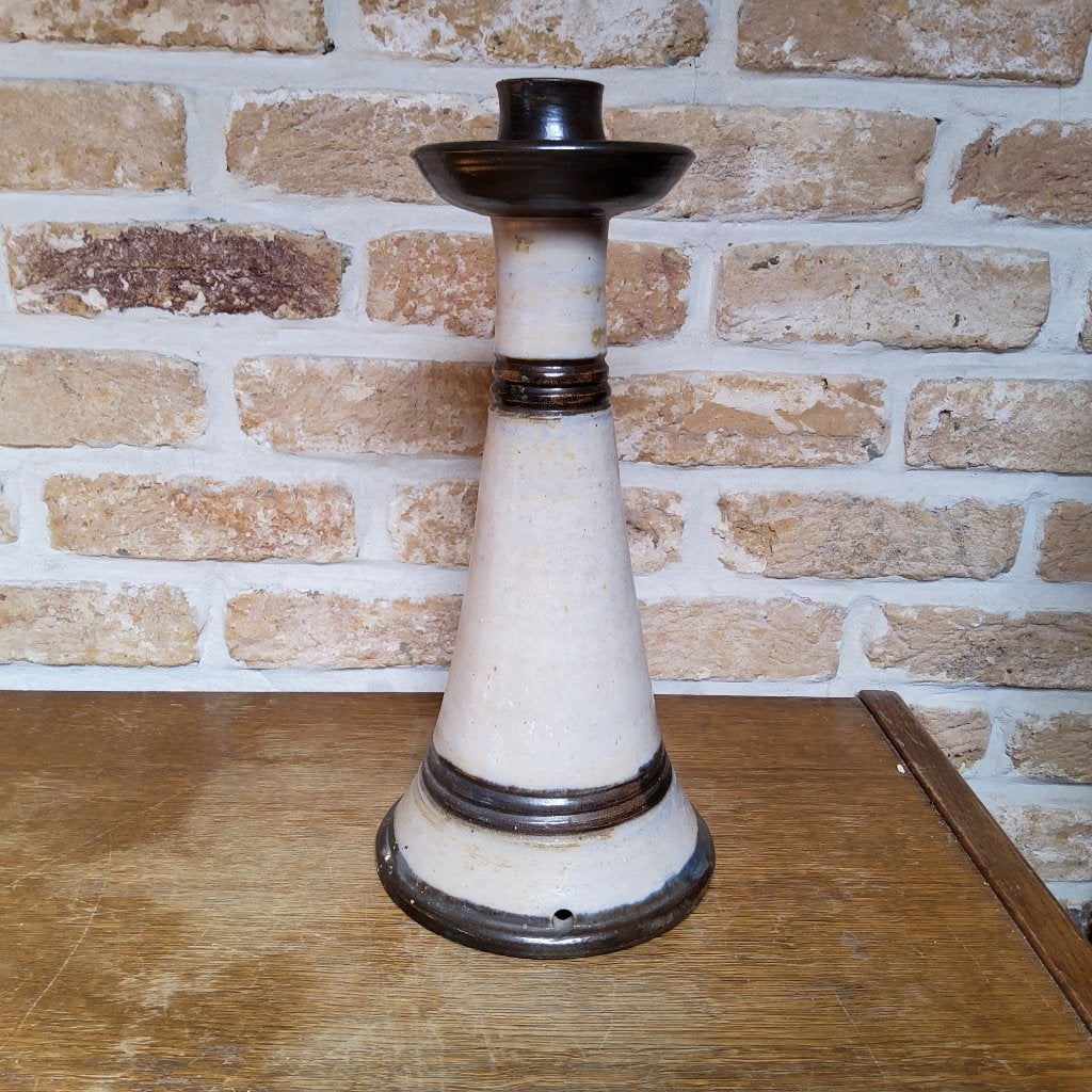 Pieds de lampe en grès, Enlèvement