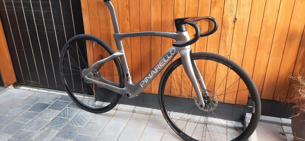 Pinarello Dogma F (nieuw), Fietsen en Brommers, 28 inch, Carbon, Nieuw, 49 tot 53 cm