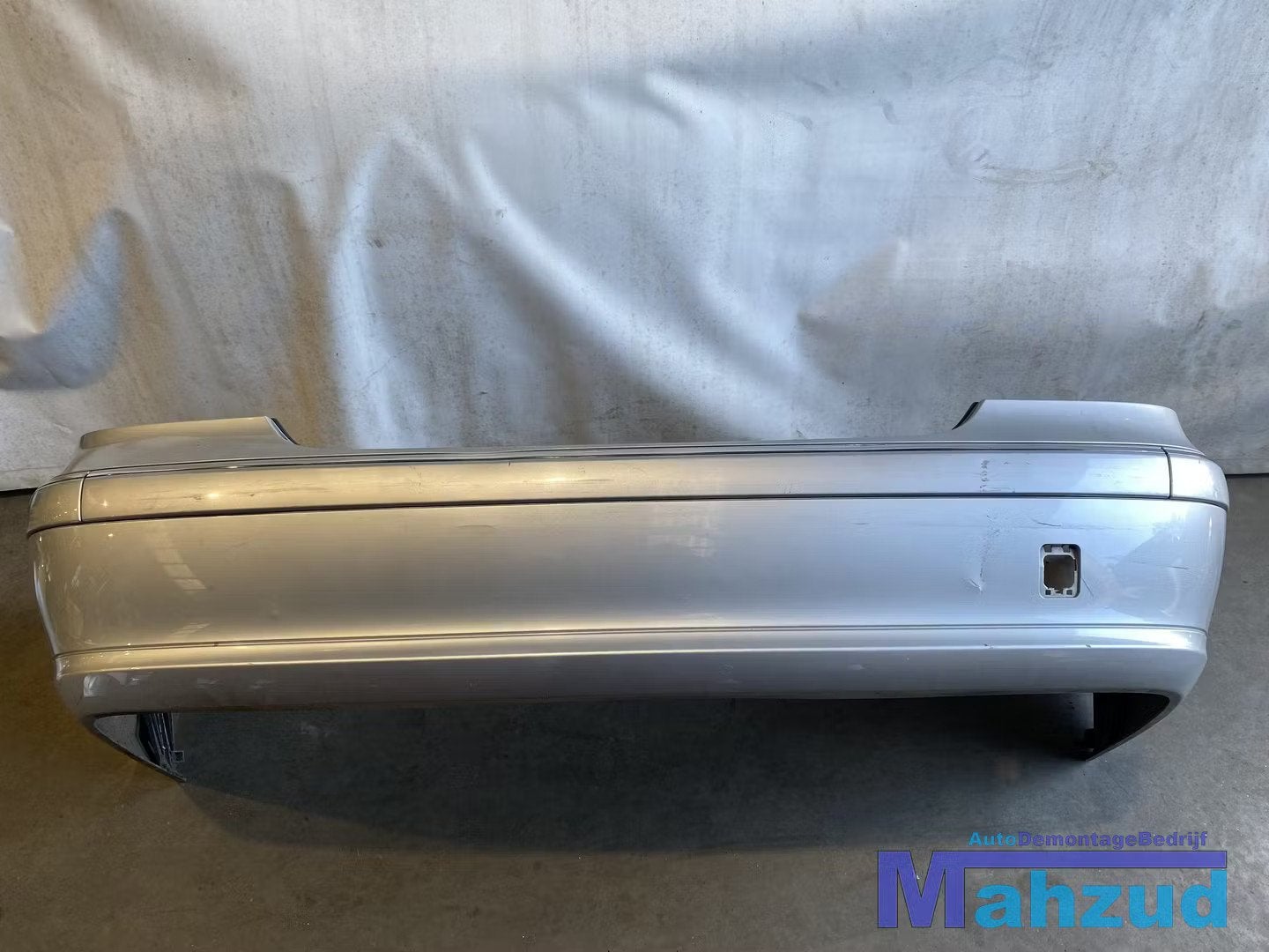 MERCEDES E KLASSE W211 sedan zilver grijs achterbumper 2002-, Gebruikt, Mercedes-Benz AG, Mercedes-Benz, Mercedesstrasse 120
70372  Stuttgart, DE
