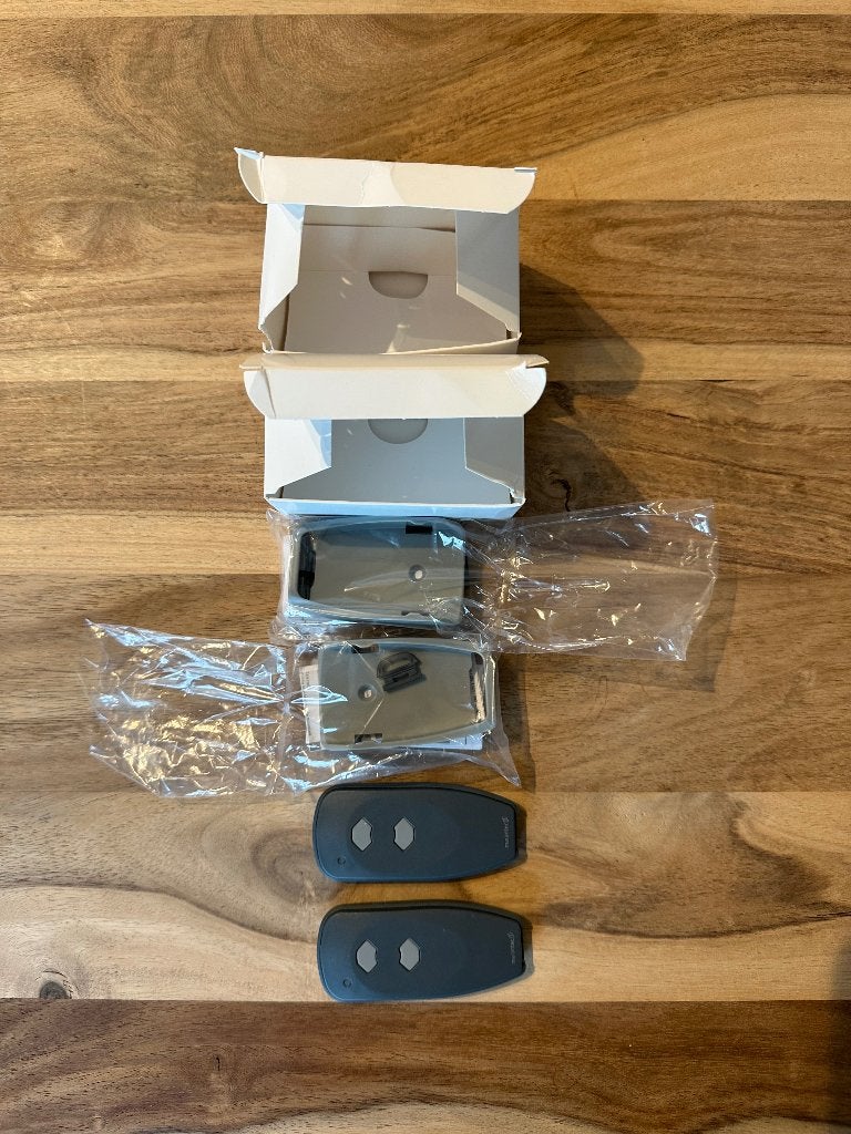 Lot de 2 télécommandes Marantec D382 433,92 MHz neuves, Enlèvement ou Envoi, Neuf, Gris, Plastique