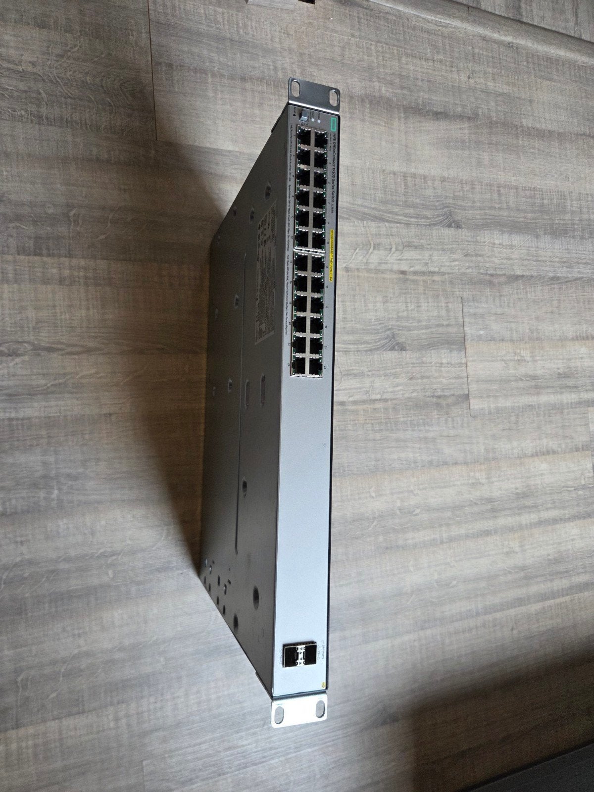hpe 24 poorts poe+ managed switch, Computers en Software, Ophalen