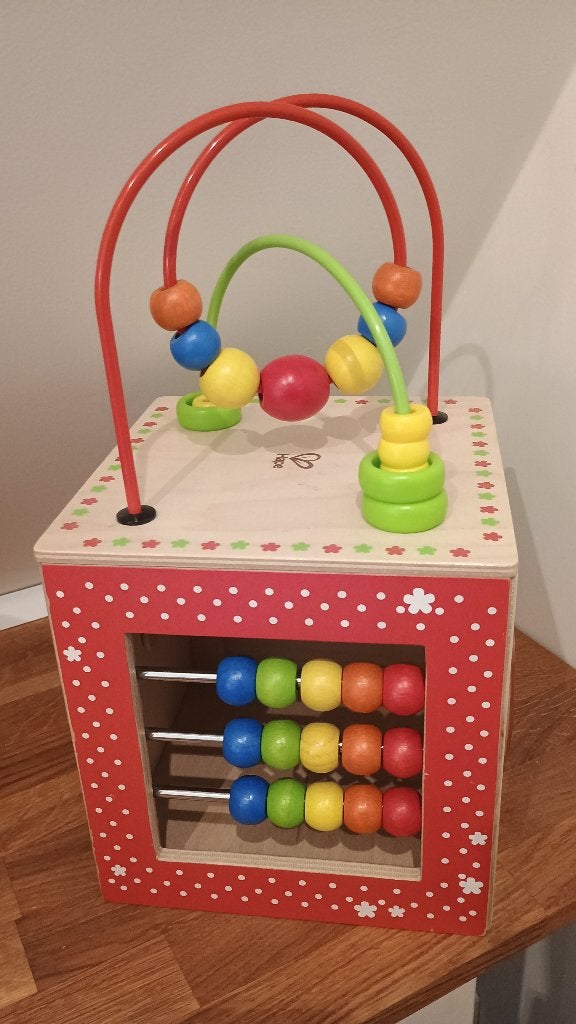 HAPE, cube d'activité en bois, comme neuf, Enfants & Bébés, Enlèvement, Comme neuf