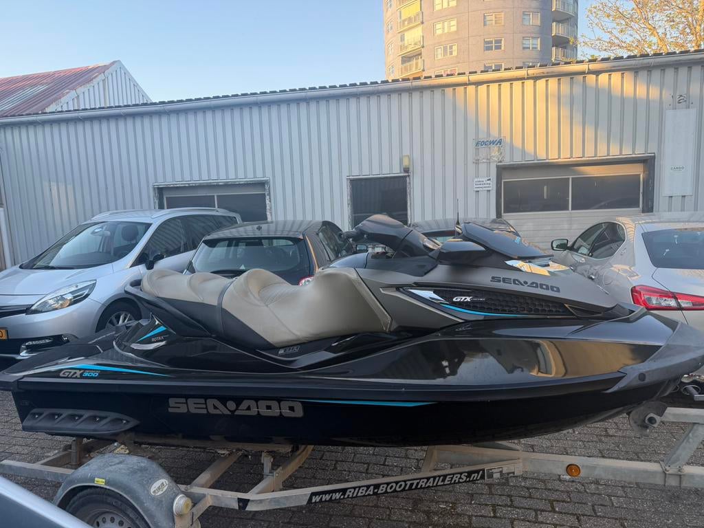 Sea-doo GTX 300 Limited 84 heures 2017 Trailer, Sports nautiques & Bateaux, Enlèvement, Comme neuf
