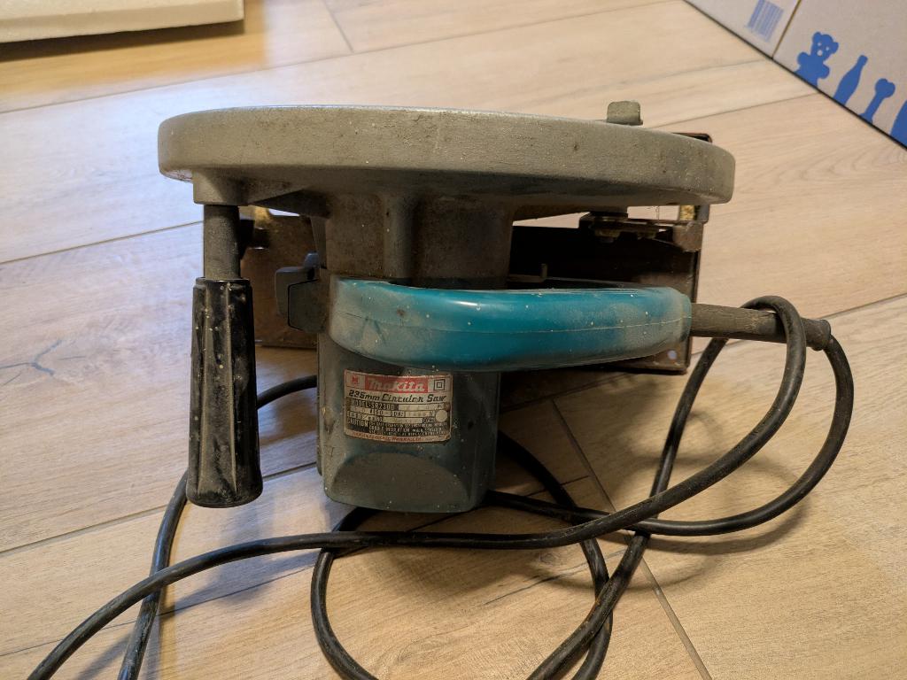 Cirkelzaag Makita SR2300 235mm, Doe-het-zelf en Bouw, Ophalen, Gebruikt, Cirkelzaag