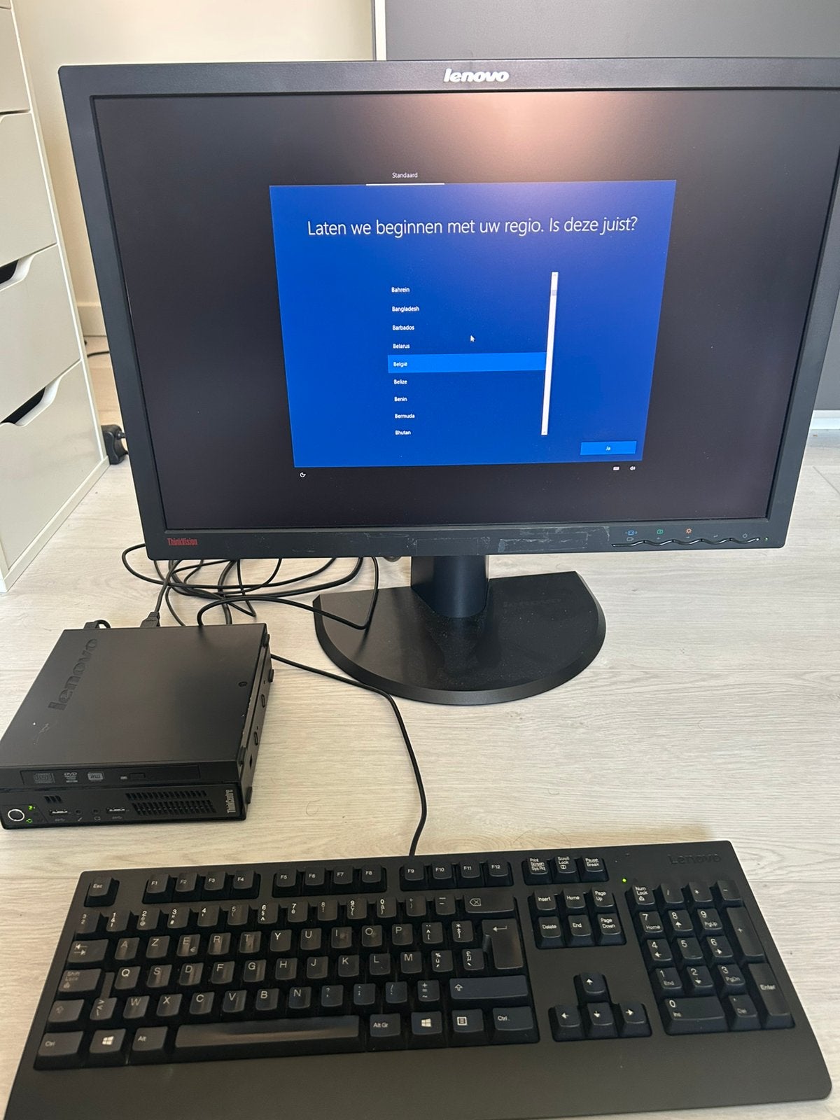 Lenovo ThinkCentre mini pc set monitor, toetsenbord, Computers en Software, Desktop Pc's, Gebruikt, 2 tot 3 Ghz, Met monitor, Ophalen of Verzenden