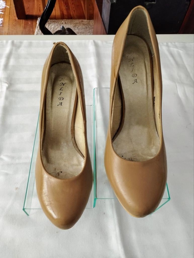 ESCARPINS BEIGE TAILLE 41, Enlèvement, Comme neuf, Beige, Escarpins