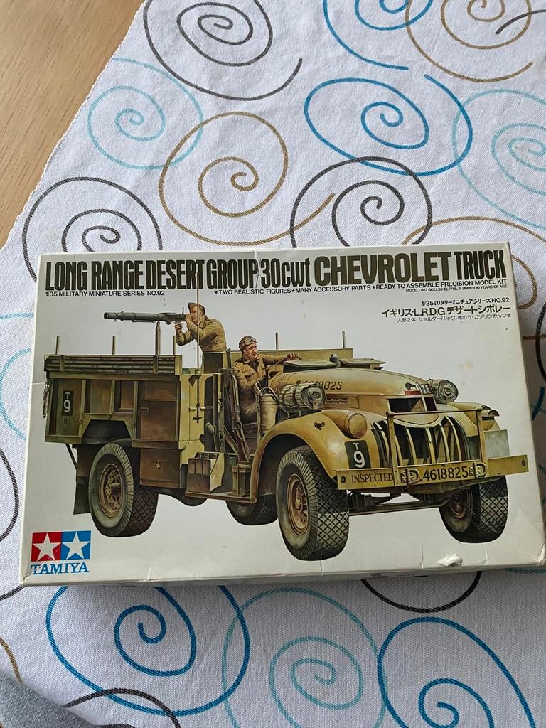 Tamiya long desert group chevrolet 1:35, Ophalen of Verzenden, Zo goed als nieuw, Tamiya