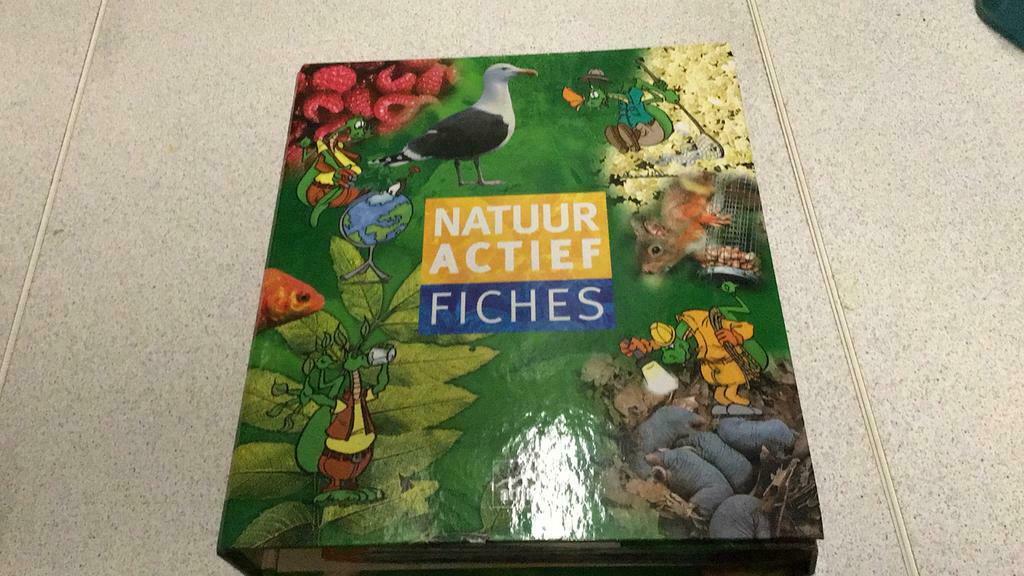 Arti natuur actief fiches(z K3), Ophalen of Verzenden, Zo goed als nieuw, Artis, Prentenboek