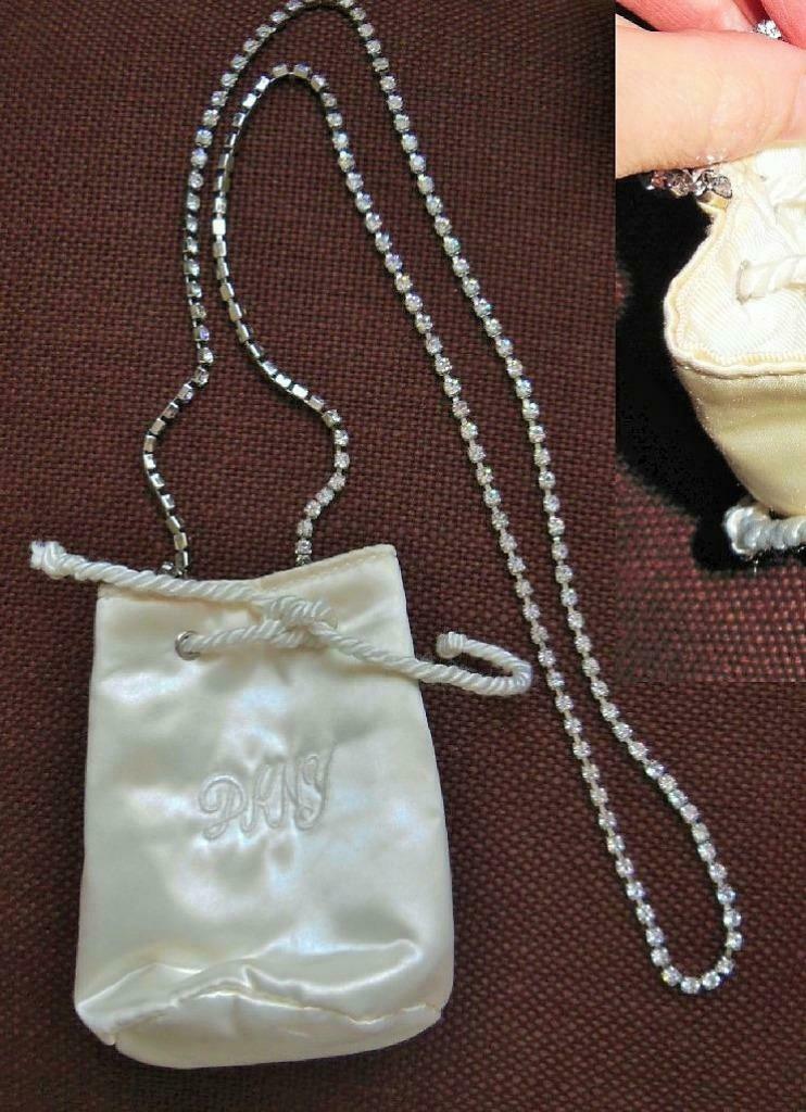 petit sac soir DKNY Donna Karan New York,satin blanc cassé, Enlèvement ou Envoi, Utilisé, Blanc