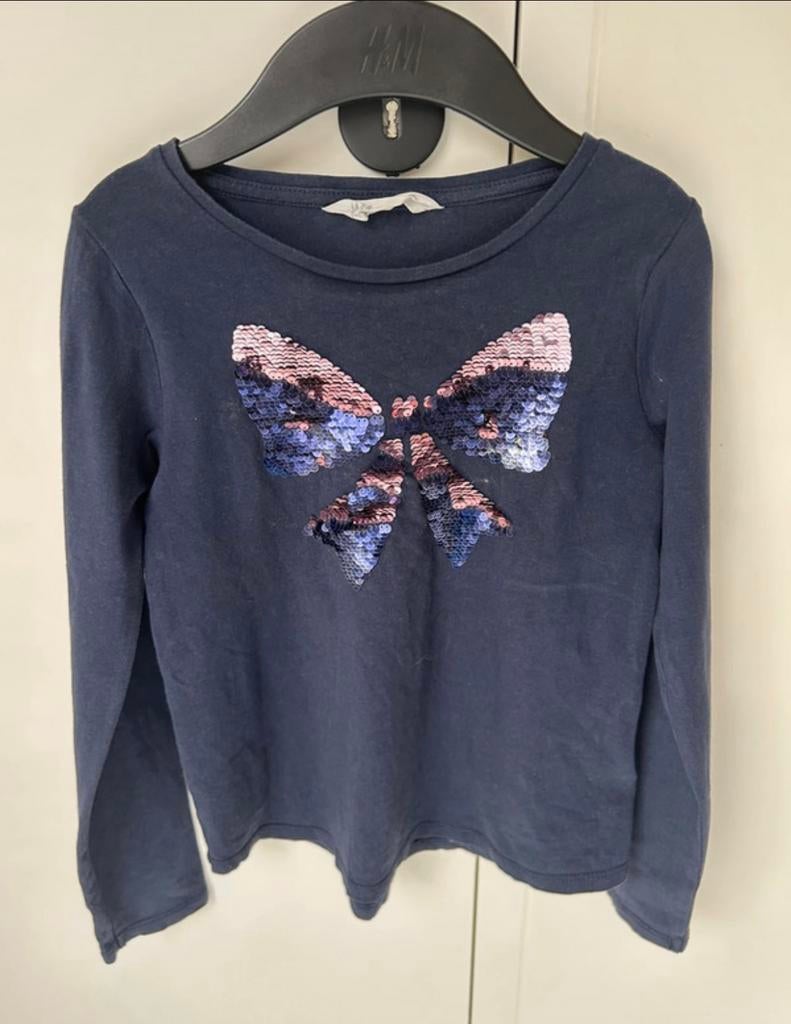 Donkerblauw t-shirt - mt122/128 - H&M, Enfants & Bébés, Vêtements enfant | Taille 122, Enlèvement ou Envoi, Chemise ou À manches longues