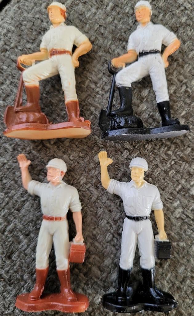 *vintage* 4 oude figuurtjes: werkmannen, Ophalen of Verzenden, Gebruikt