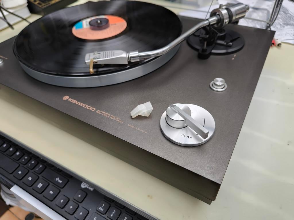 Kenwood KD-2000

Belt-Drive Turntable (1978-1979), Audio, Tv en Foto, Platenspelers, Platenspeler, Ophalen of Verzenden