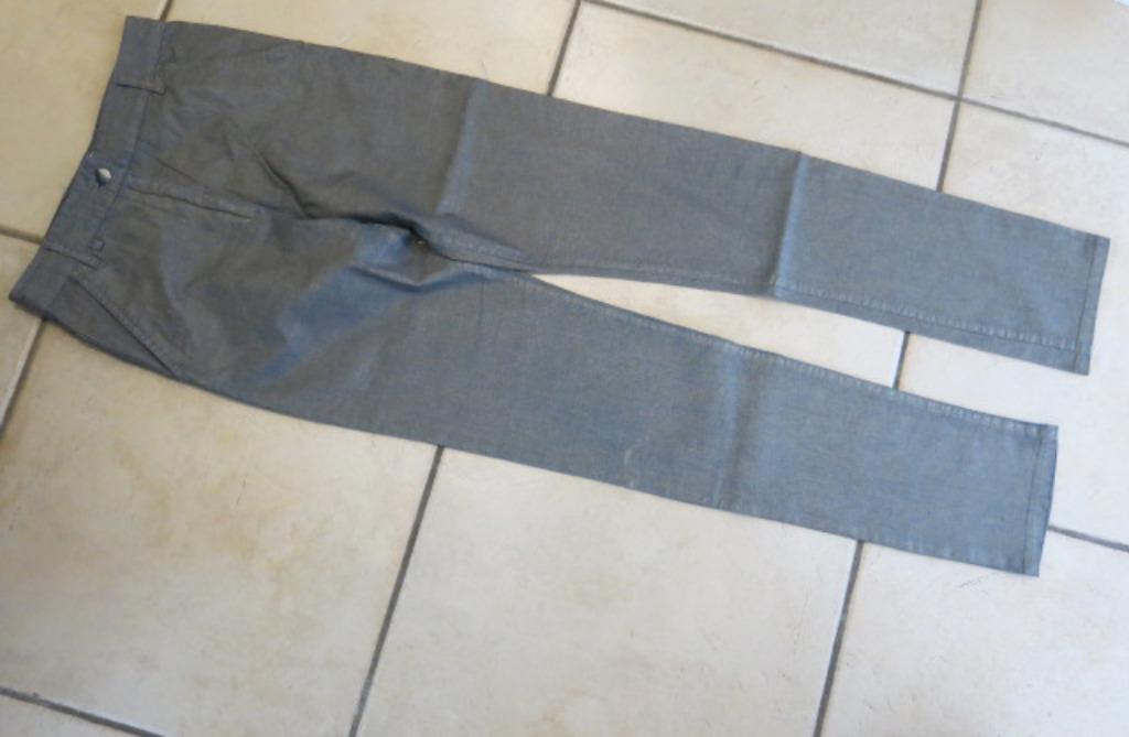 Een grijze broek Malene Birger, maat 36, Kleding | Dames, Broeken en Pantalons, Maat 36 (S), Grijs, Ophalen